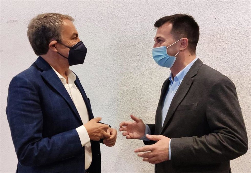 El secretario general del PSdeG, Gonzalo Caballero, con el expresidente del Gobierno, José Luis Rodríguez Zapatero
