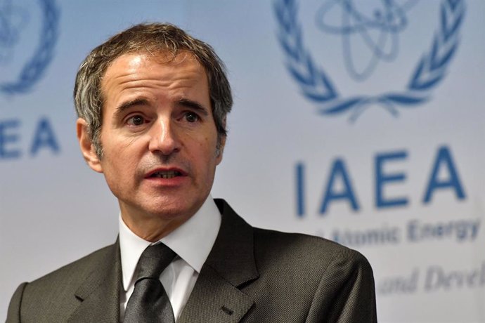 Archivo - HANDOUT - 24 May 2021, Austria, Vienna: Director-General of the International Atomic Energy Agency (IAEA) Rafael Mariano Grossi speaks during a press conference at the Agency headquarters in Vienna. Iran has agreed to a deal that will allow th