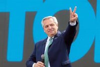 Fernández promete redoblar esfuerzos de cara a las elecciones de noviembre tras el batacazo en las primarias