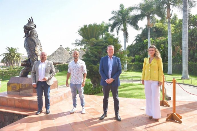 Presentación "Ven a Loro Parque"