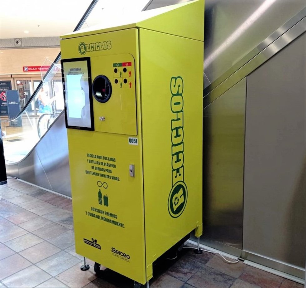 El Berceo se convierte en el primer centro comercial de La Rioja con máquinas RECICLOS que recompensan por reciclar