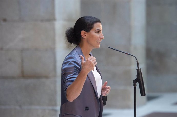 La portavoz de Vox en la Asamblea, Rocío Monasterio, ofrece declaraciones a los medios de comunicación en la sede del Gobierno regional, a 6 de septiembre de 2021, en Madrid (España). La presidenta madrileña mantiene este lunes una nueva ronda de reunio