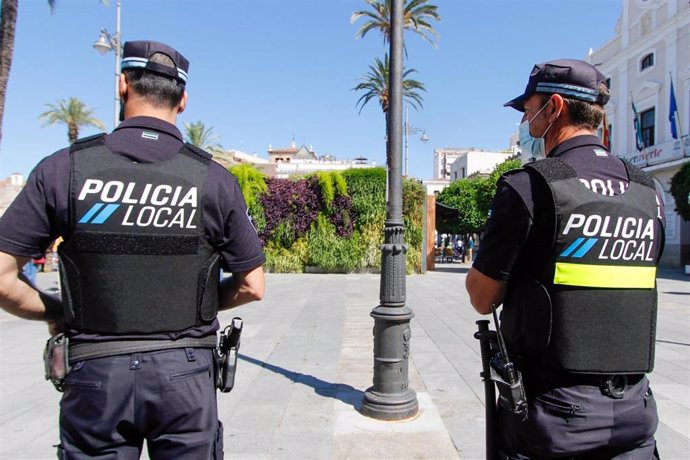 Archivo - Sucesos.- La Policía Local de Mérida realizó la semana pasada 30 controles de alcoholemia