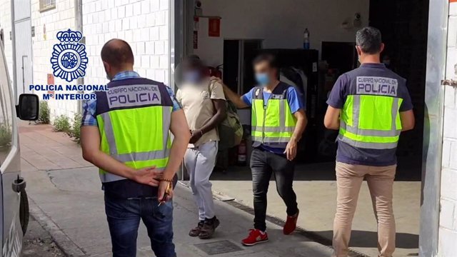 Uno de los dos detenidos en la operación