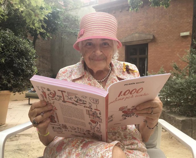 La ilustradora Pilarín Bayés y su libro '1.000 motius per viure' (La Galera).