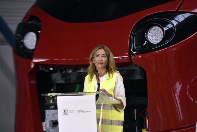La ministra de Transportes, Movilidad y Agenda Urbana, Raquel Sánchez, en una visita a Alstom