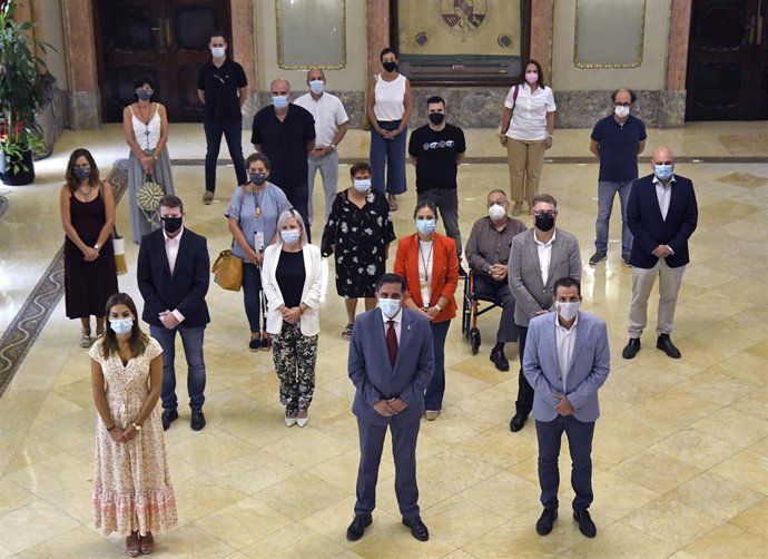 El alcalde de Murcia José Antonio Serrano acompañado por la concejala de Movilidad Sostenible y Limpieza Viaria, Carmen Fructuoso, presenta la programación de la Semana de la Movilidad 2021