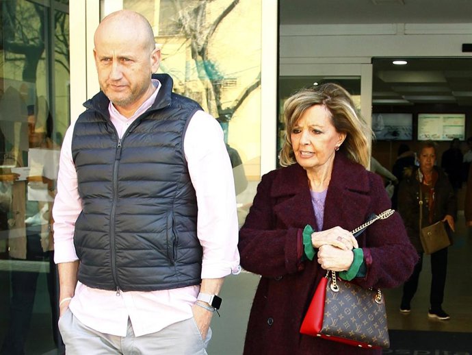 Archivo - Teresa Campos con su asistente, Gustavo