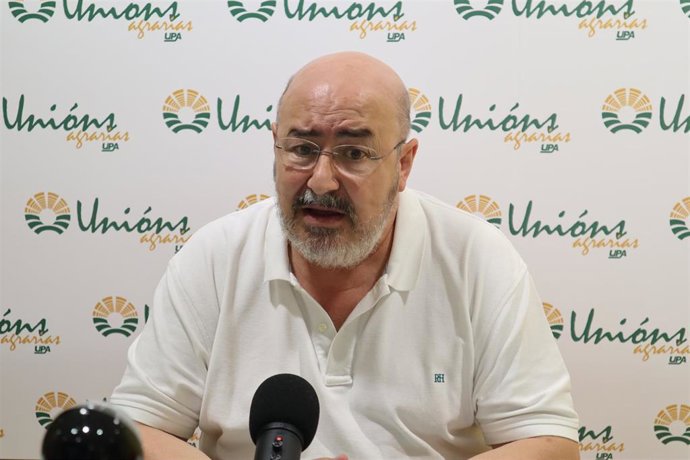 El secretario xeral de Unións Agrarias, Roberto García, en rueda de prensa