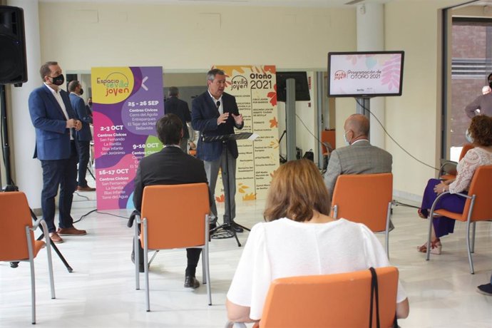 El alcalde, Juan Espadas, en la programación de Otoño Joven.