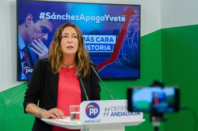 La secretaria general del PP-A, Loles López, este lunes en rueda de prensa.