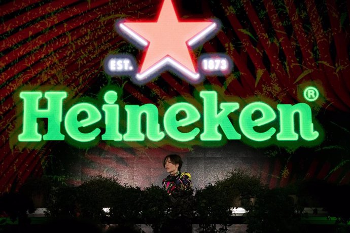 DJ, producer and singer Nina Kraviz performed at the Heineken Greener Bar in Milan on Friday night to celebrate the start of the weekends racing action at the Formula 1 Heineken Gran Premio dItalia 2021_1