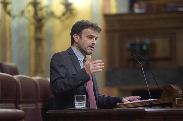 Archivo - El presidente del grupo parlamentario de Unidas Podemos en el Congreso, Jaume Asens, interviene en una sesión plenaria en el Congreso de los Diputados, a 22 de junio de 2021, en Madrid, (España).