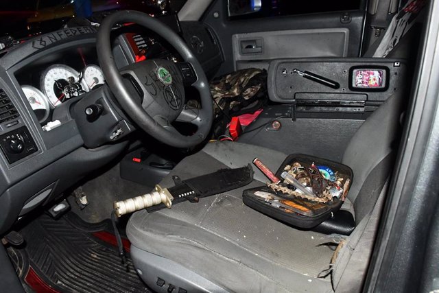 Un cuchillo militar hallado en el interior de un vehículo de un supremacista blanco en Washington