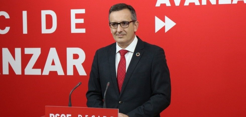 Archivo - El secretario general del PSRM-PSOE, Diego Conesa