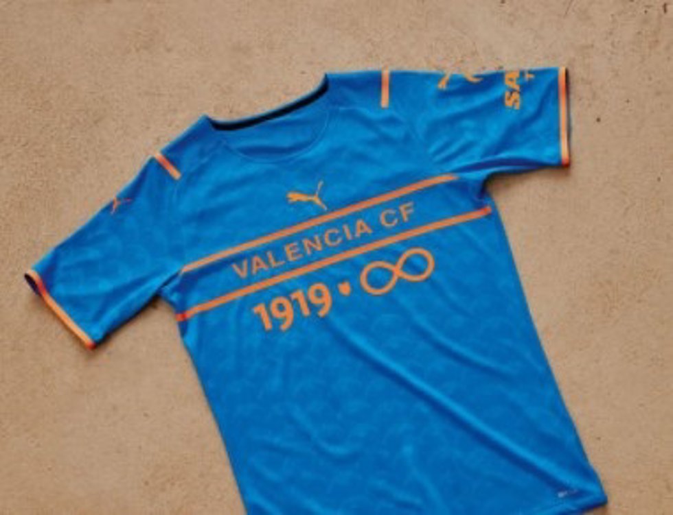 El Valencia y 'Socios.Com' cederán su espacio en la camiseta de Copa del Rey a los aficionados