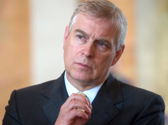 Archivo - FILED - 03 June 2014, Lower Saxony, Goettingen: Prince Andrew during a visit to the Georg-August University. Prince Andrew, Duke of York has asked to defer a military honour that he was due to receive on his 60th birthday, Buckingham Palace sa