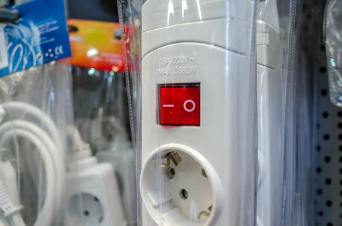 Archivo - Tienda de electricidad