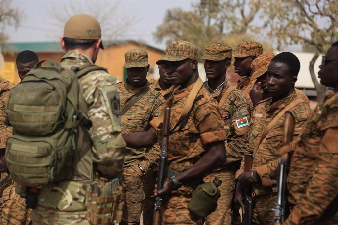 Un grupo de soldados del Ejército de Burkina Faso.