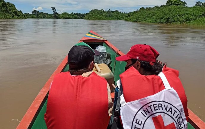 Archivo - Entrega de un rehén al Comité Internacional de Cruz Roja (CICR)