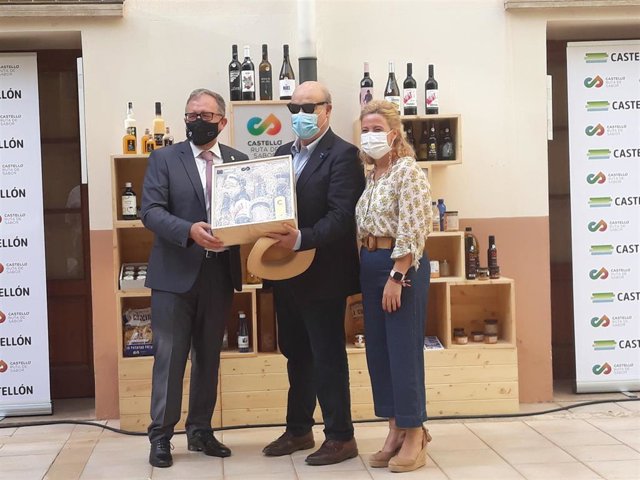 Antonio Resines junto a José Martí y Virginia Martí