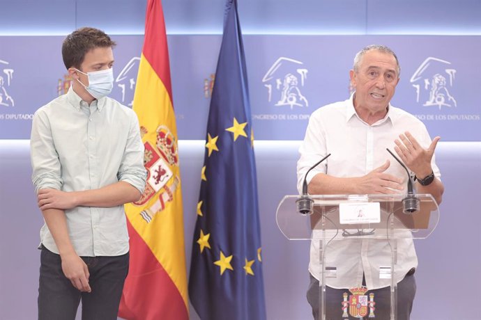 Archivo - El diputado de Compromís, Joan Baldoví, interviene en una rueda de prensa anterior a una reunión de la Junta de Portavoces en el Congreso de los Diputados, a 22 de junio de 2021, en Madrid, (España).