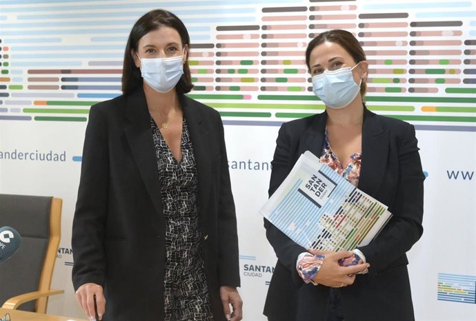 La alcaldesa de Santander, Gema Igual, y la conejala de Turismo, Miriam Díaz, en la presnetación del Plan Turístico de Santander
