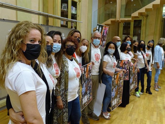 Presentación de gala en solidaridad con mujeres afganas