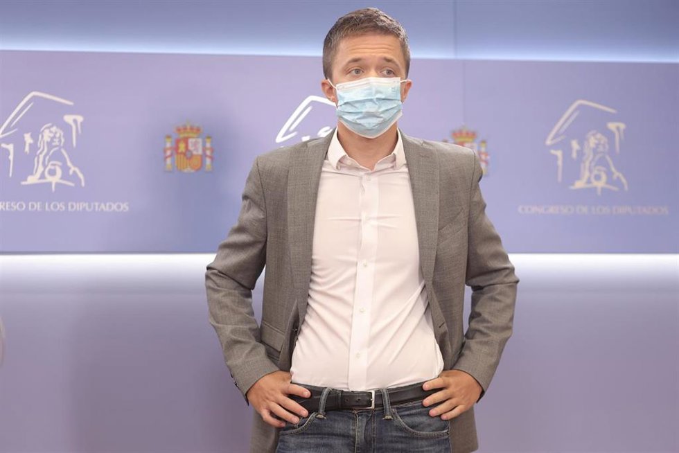 El líder de Más País, Íñigo Errejón, en una rueda anterior a la celebración de la Junta de Portavoces en el Congreso de los Diputados, a 14 de septiembre, en Madrid (España).