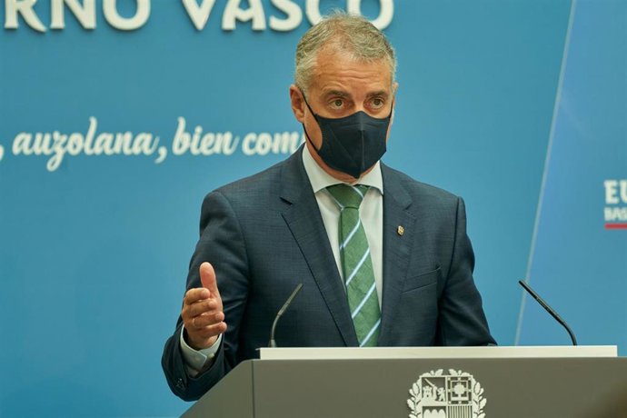 El lehendakari, Iñigo Urkullu, en su intervención tras la reunión de la Mesa de Diálogo Social