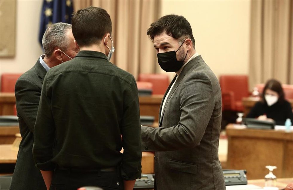Archivo - (I-D) El diputado de Compromís, Joan Baldoví; el portavoz de Más País-Equo en el Congreso, Íñigo Errejón; y el portavoz de ERC en el Congreso, Gabriel Rufián, conversan durante una Junta de Portavoces convocada en el Congreso 