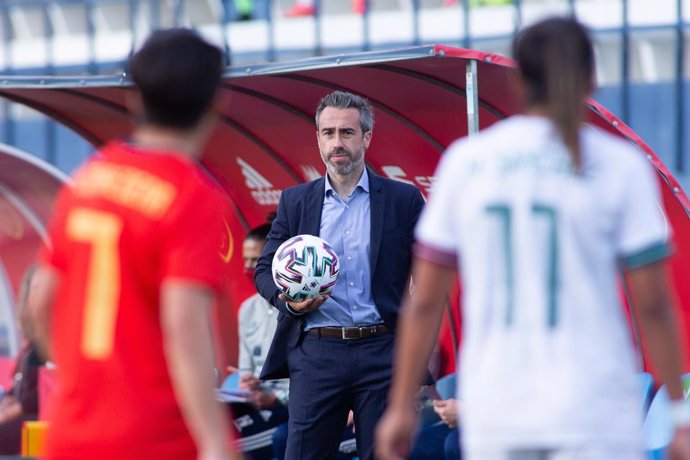 Archivo - Jorge Vilda, head coach of Spain Team, during Friendly women match between Spain Team and Mexico Team at Municipal Marbella Stadium on April 13, 2021 in Malaga, Spain.