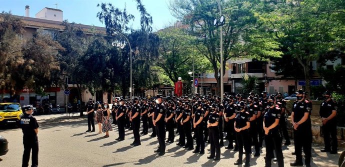 El dispositivo policial de verano ha incorporado 66 nuevos agentes en práticas.