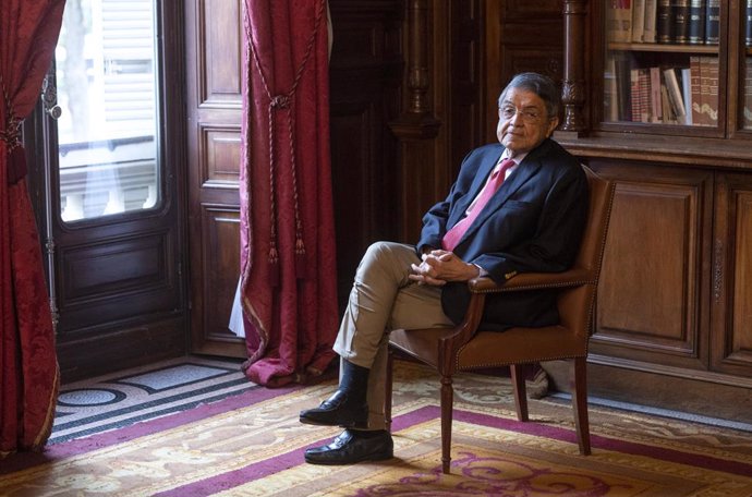 El escritor y antiguo vicepresidente de Nicaragua, Sergio Ramírez durante una entrevista celebrada en Casa de América, a 14 de septiembre de 2021, en Madrid (España). Sergio Ramírez admitió ayer haber pasado "días difíciles", después de la orden de la F