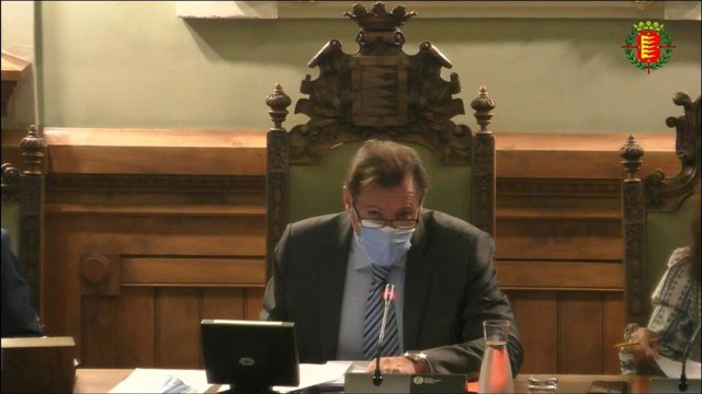 El alcalde de Valladolid, Óscar Puente, durante el Pleno municipal de este martes.