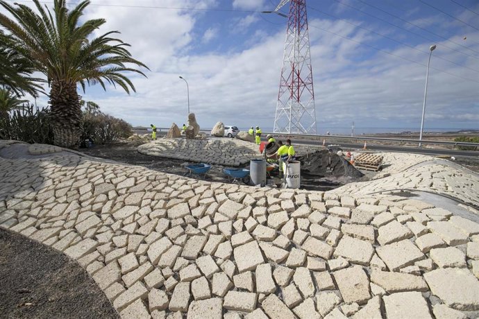 Archivo - Zonas verdes anexas a las carreteras de Tenerife