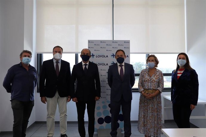 Acto de la firma del convenio de colaboración entre la Universidad Loyola y Quirónsalud.