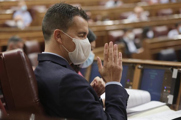 El nuevo portavoz del PSOE en el Congreso, Héctor Gómez, durante una sesión plenaria en el Congreso 