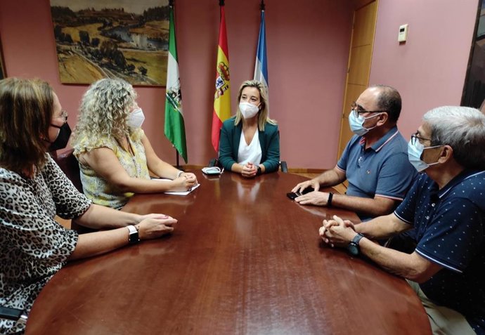 Reunión de la alcaldesa con la federación vecinal.