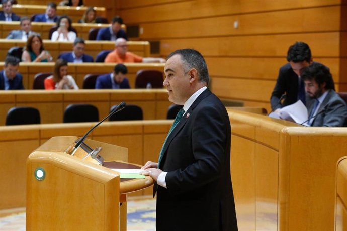 Archivo - El senador autonómico por Cantabria y diputado regional del PRC José Miguel Fernández Viadero