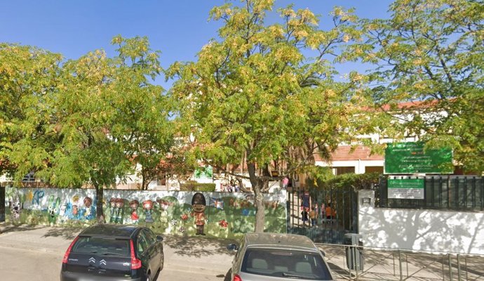 Padres del colegio Alba Plata de Cáceres rechazan que se autorice que dos alumnas vayan a clase sin mascarilla