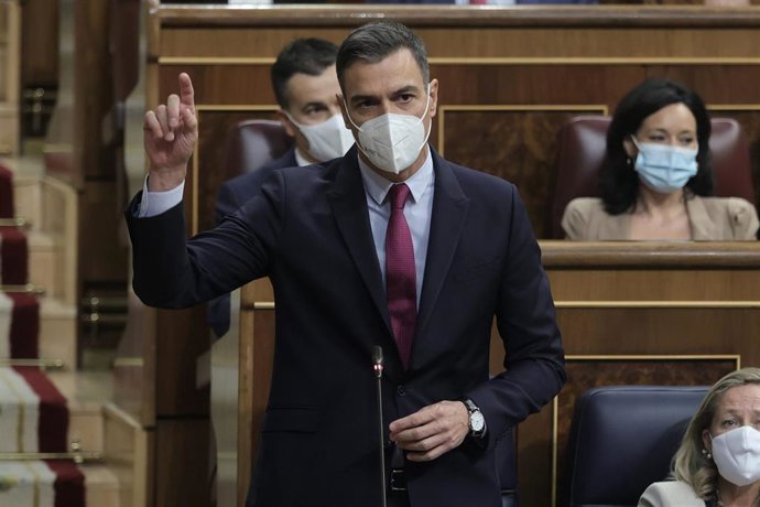 El presidente del Gobierno, Pedro Sánchez, interviene en una sesión de control al Gobierno en el Congreso de los Diputados, a 15 de septiembre de 2021, en Madrid, (España). En esta sesión, la primera del nuevo curso político, el Gobierno deberá responde