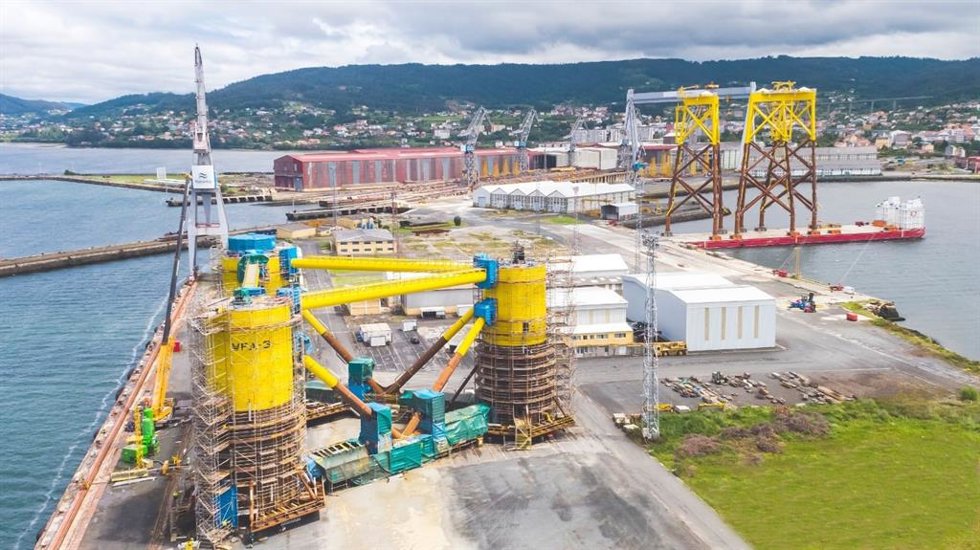 Jaques y estructuras flotantes en el astillero Navantia