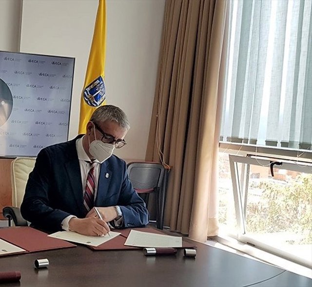 Francisco Piniella, rector de la Universidad de Cádiz.