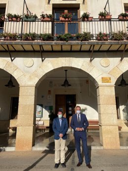 El delegado territorial de Turismo se reúne con el alcalde de Abrucena (Almería).