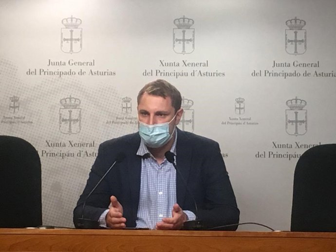 El portavoz de Foro en la Junta General, Adrián Pumares