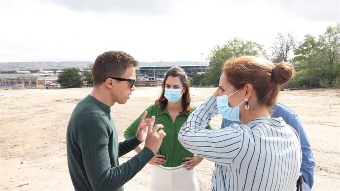 El diputado de Más País Íñigo Errejón, la portavoz de Más Madrid en el Ayuntamiento, Rita Maestre, y su homóloga en la Asamblea, Mónica García