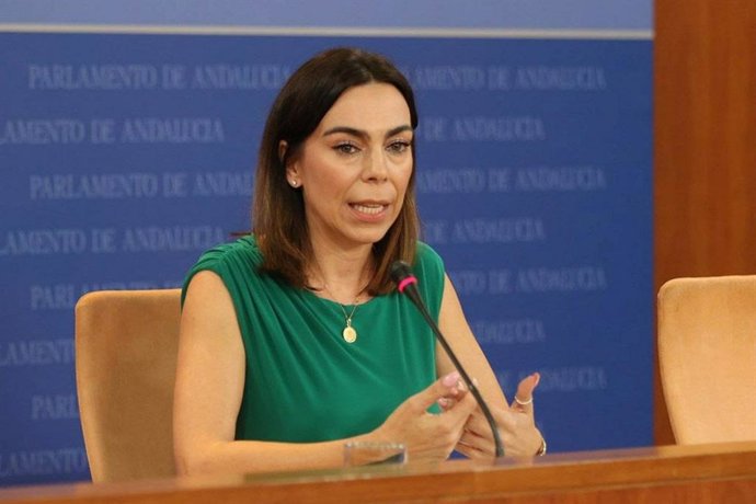 La portavoz de Cs en el Parlamento de Andalucía, Teresa Rodríguez, este miércoles en rueda de prensa.