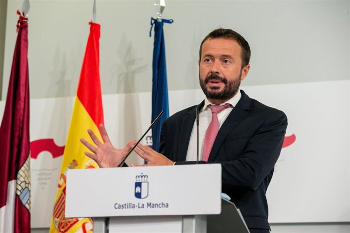 El consejero de Desarrollo Sostenible, José Luis Escudero, comparecen en rueda de prensa, en el Palacio de Fuensalida, para informar sobre los acuerdos del Consejo de Gobierno.