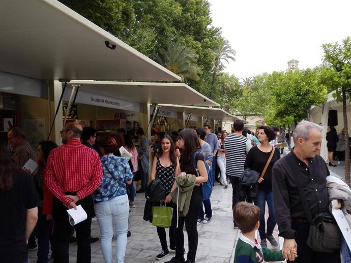 Feria del Libro en la Plaza Nueva, en una foto de archivo.